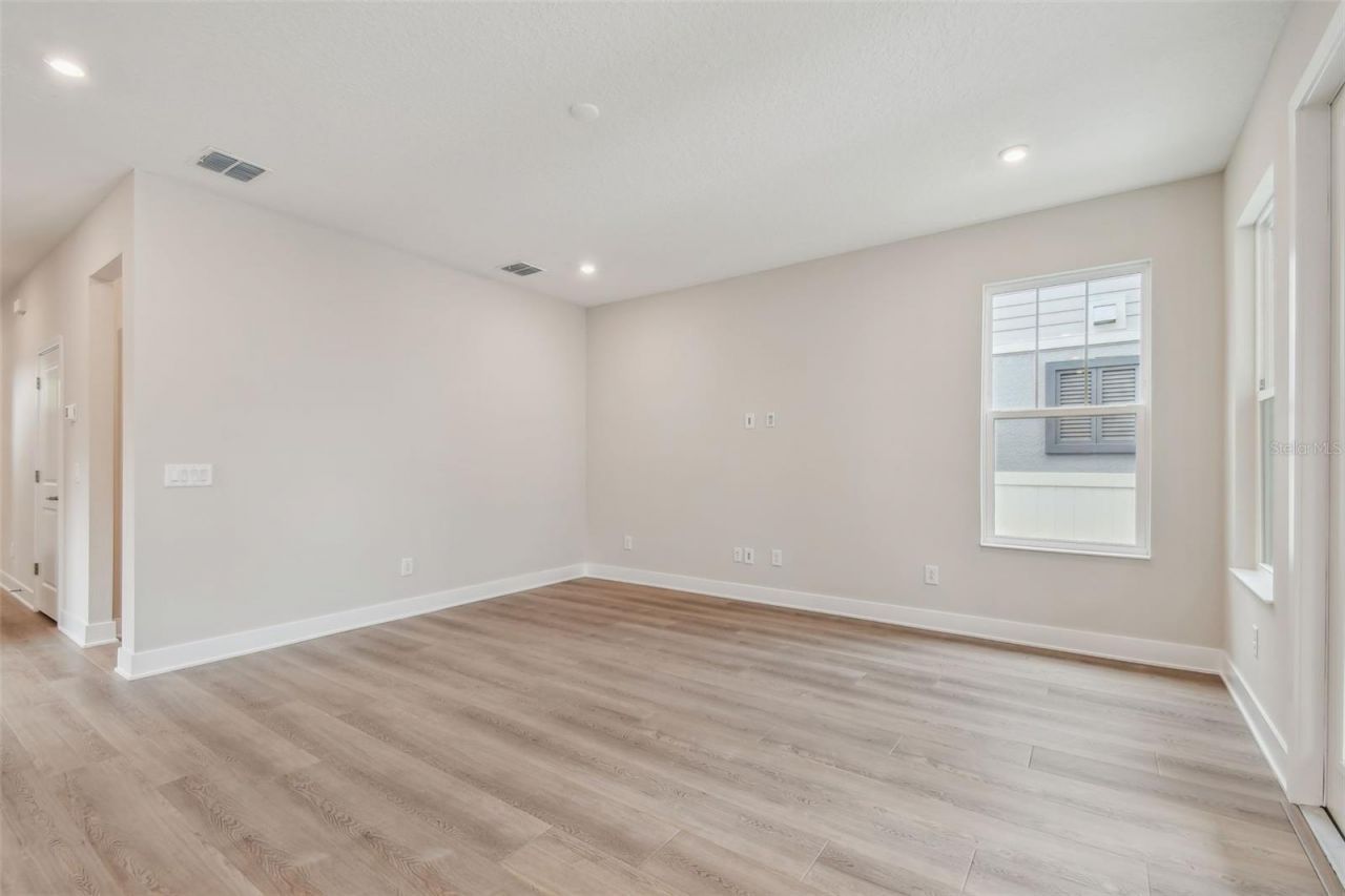 5663 Dartmouth Avenue N, Saint Petersburg, FL 33710 Photo