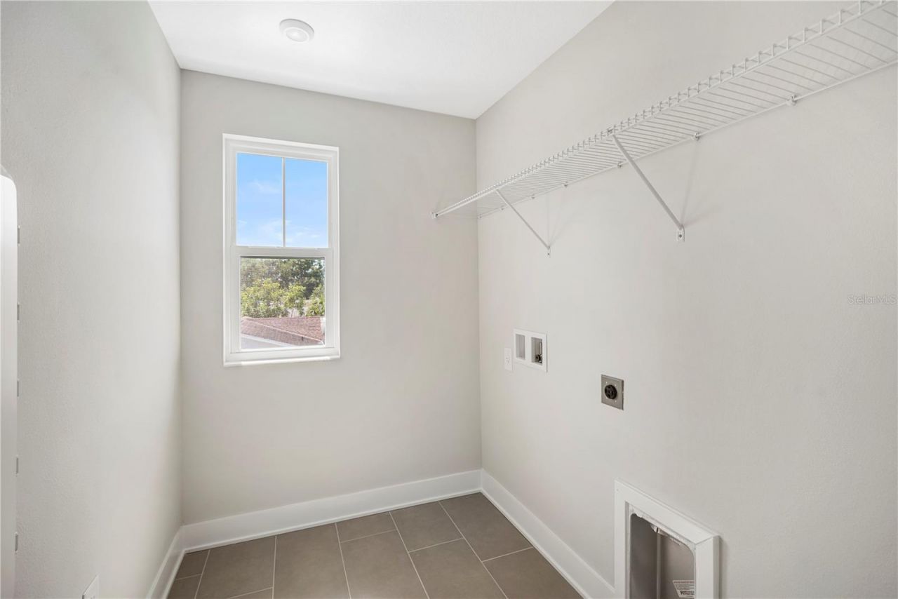 5633 Dartmouth Avenue N, Saint Petersburg, FL 33710 Photo