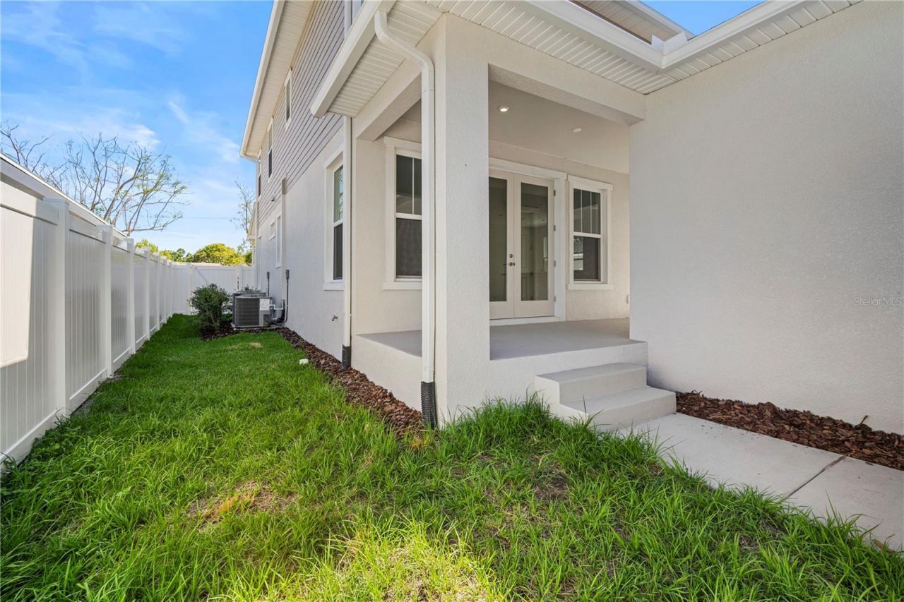 5633 Dartmouth Avenue N, Saint Petersburg, FL 33710 Photo
