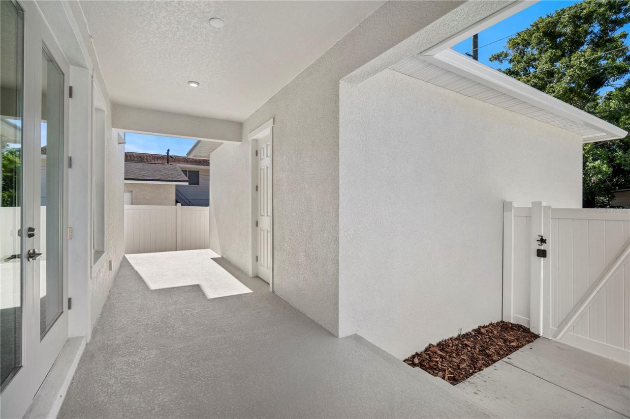 5633 Dartmouth Avenue N, Saint Petersburg, FL 33710 Photo