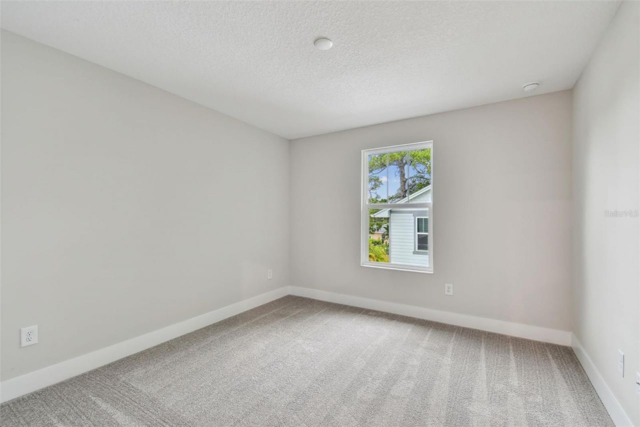 5663 Dartmouth Avenue N, Saint Petersburg, FL 33710 Photo