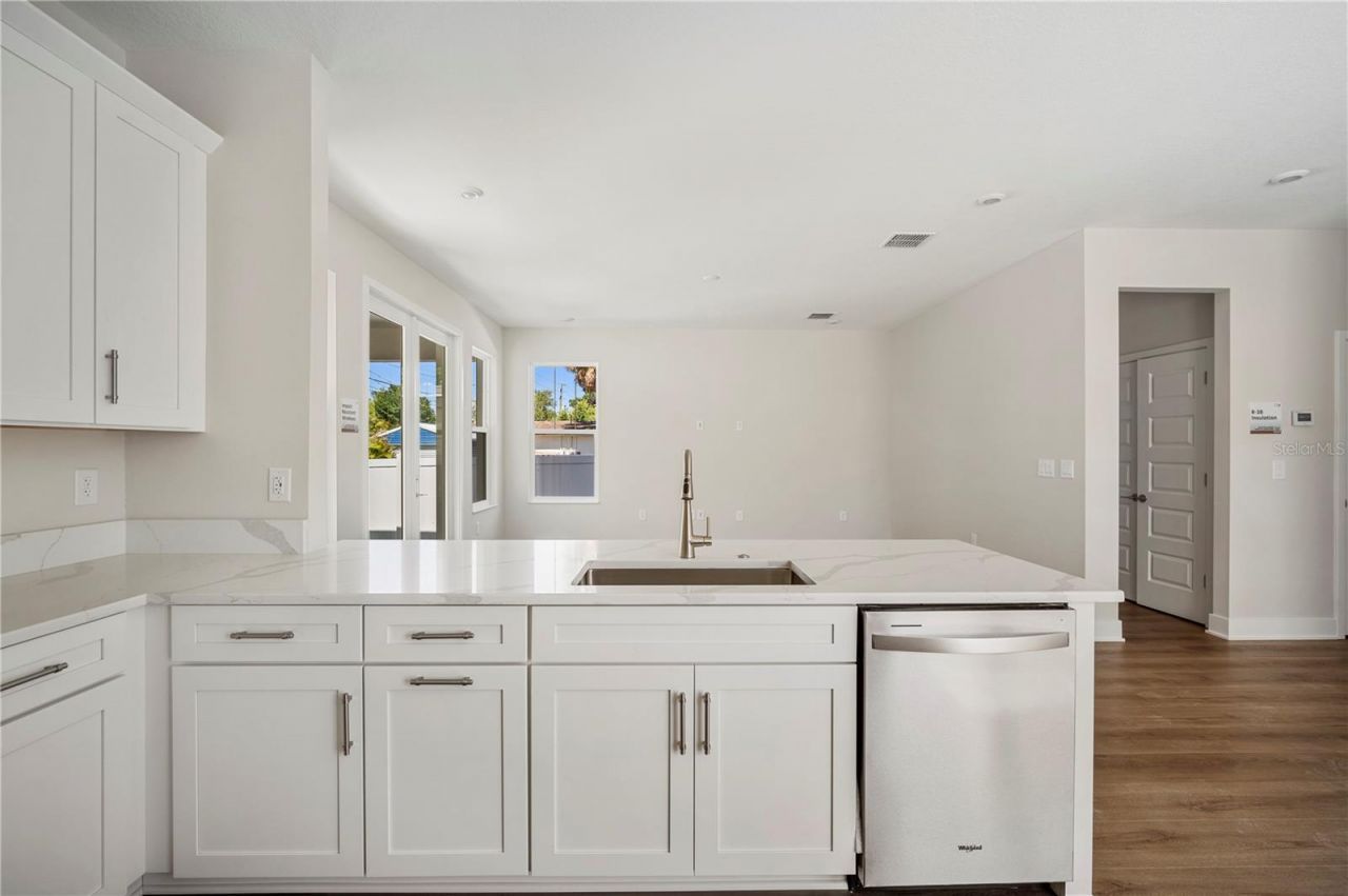 5633 Dartmouth Avenue N, Saint Petersburg, FL 33710 Photo