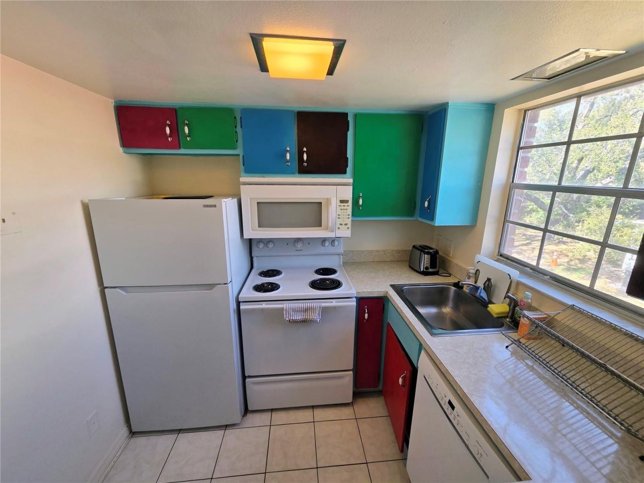 1323 83rd Avenue N, Unit D, Saint Petersburg, FL 33702 Photo