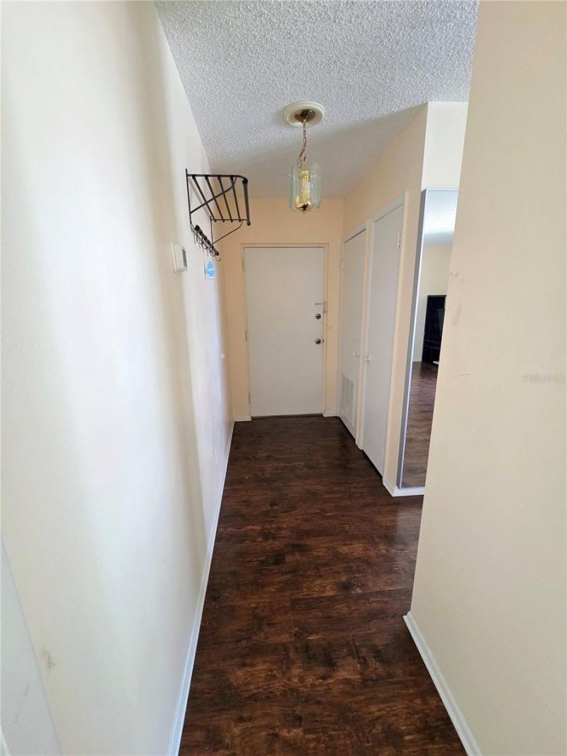 1323 83rd Avenue N, Unit D, Saint Petersburg, FL 33702 Photo