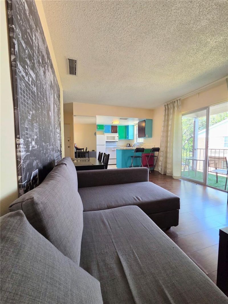 1323 83rd Avenue N, Unit D, Saint Petersburg, FL 33702 Photo