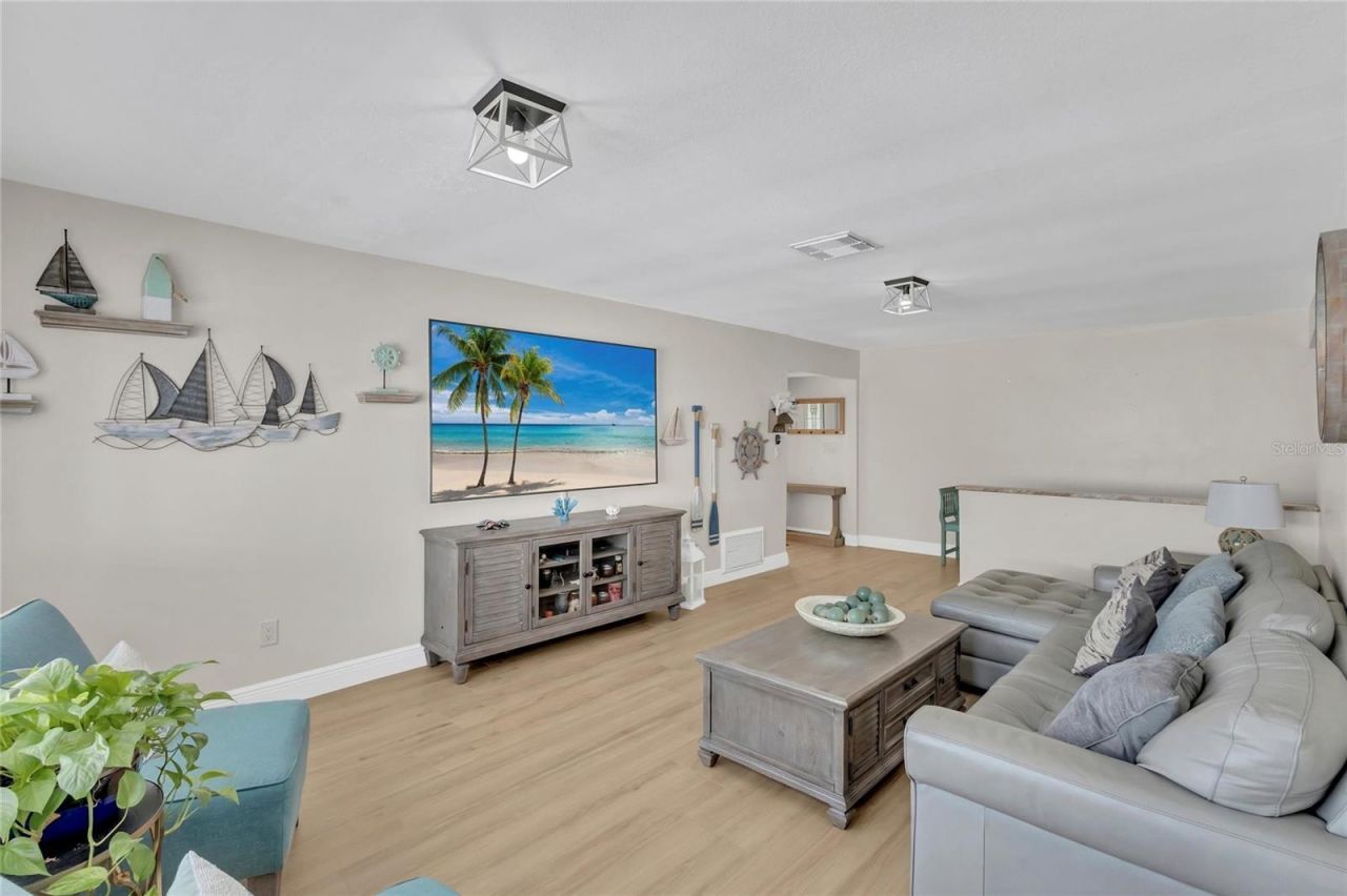 11034 Malaga Drive, Largo, FL 33774 Photo