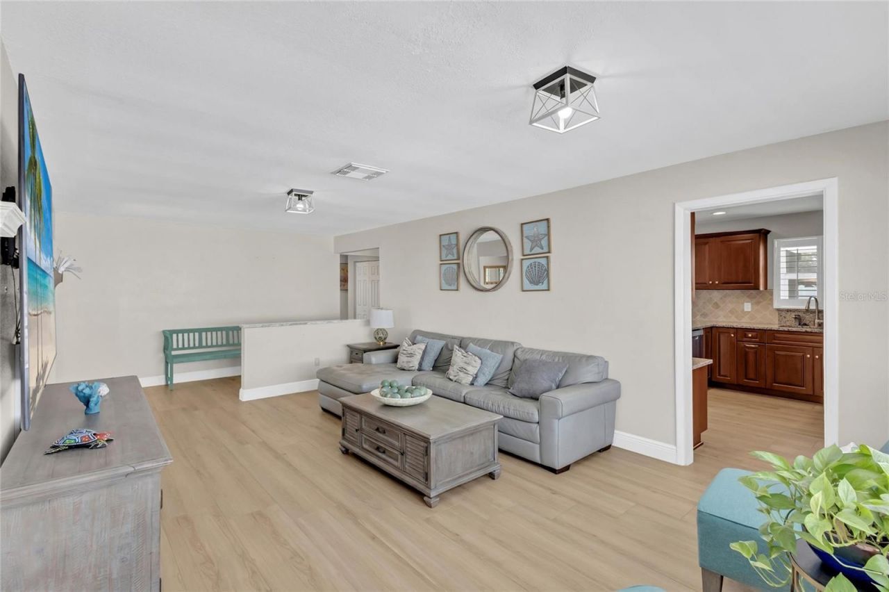 11034 Malaga Drive, Largo, FL 33774 Photo