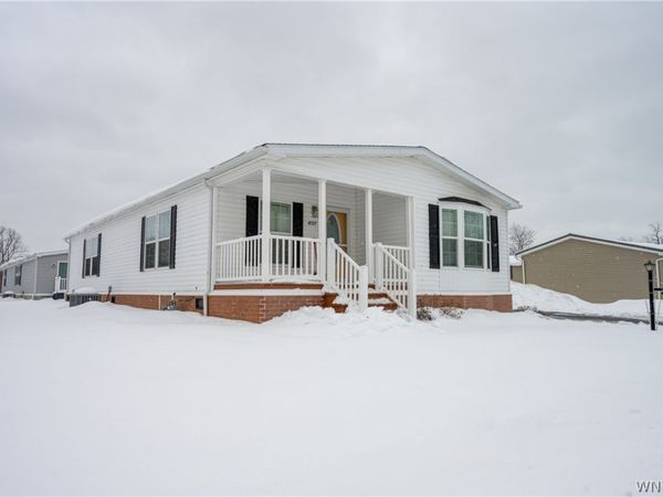 4597 Leytonstone Avenue, Clarence, NY 14031