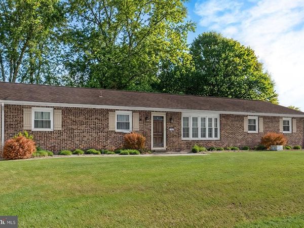 102 FAIRWAY DRIVE, MECHANICSBURG, PA 17055