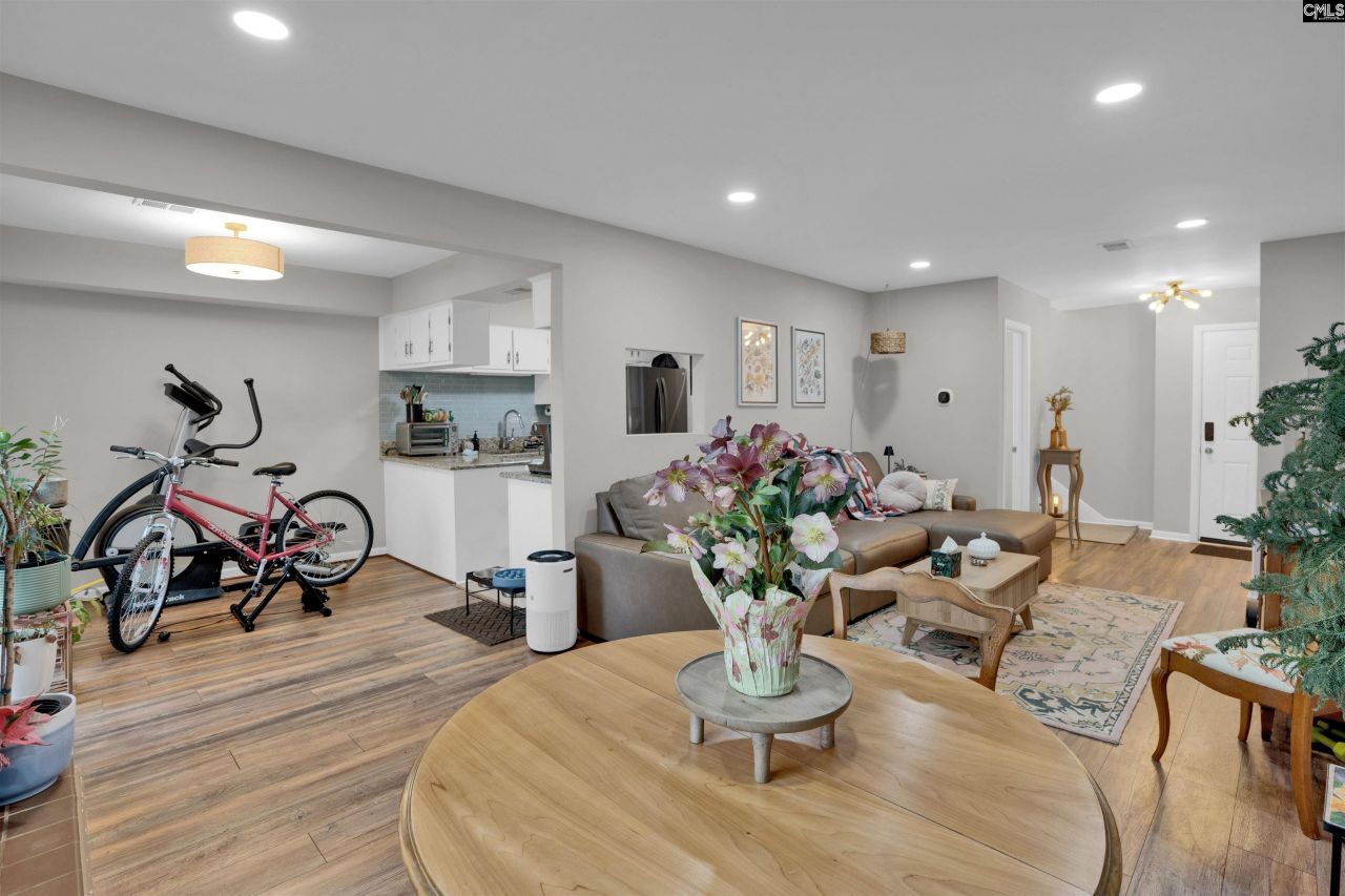 213 Mariners Row  Photo 11