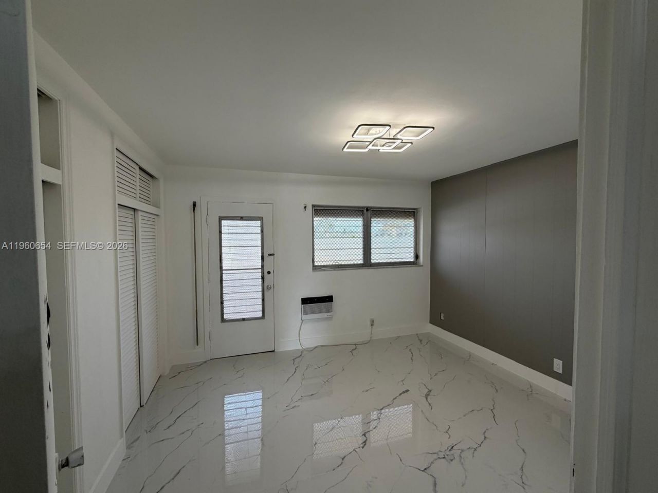 725 SW 11th Ave , Unit 17F, Hallandale Beach, FL 33009 Photo