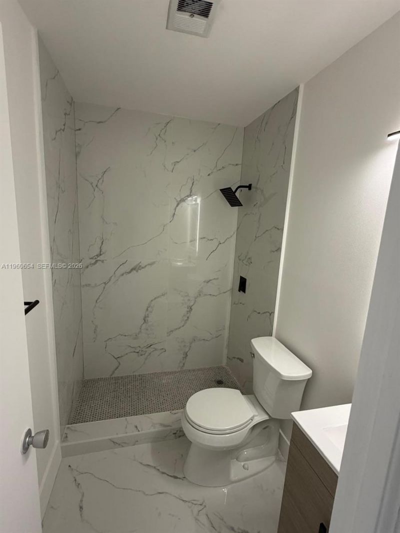 725 SW 11th Ave , Unit 17F, Hallandale Beach, FL 33009 Photo