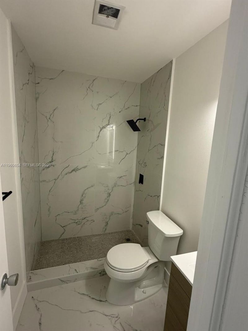 725 SW 11th Ave , Unit 17F, Hallandale Beach, FL 33009 Photo