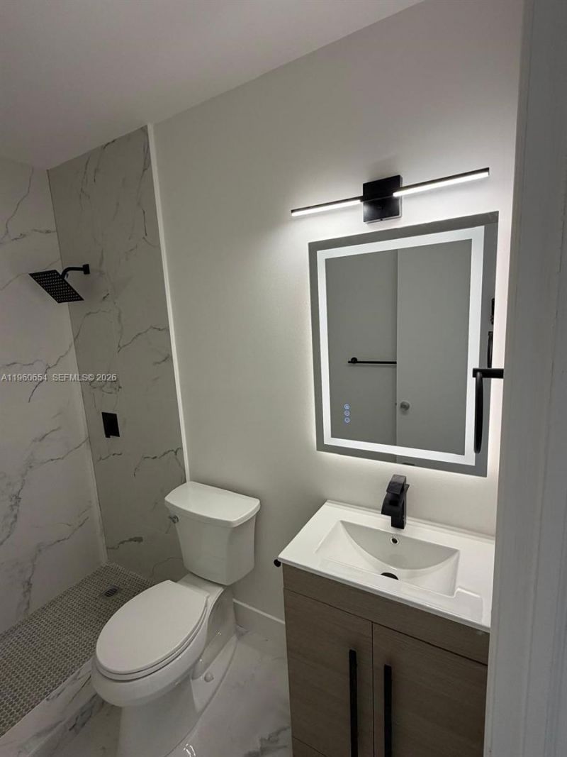 725 SW 11th Ave , Unit 17F, Hallandale Beach, FL 33009 Photo