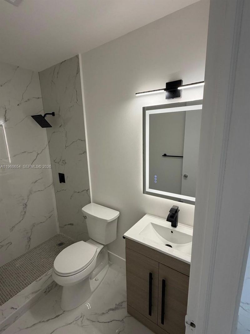 725 SW 11th Ave , Unit 17F, Hallandale Beach, FL 33009 Photo