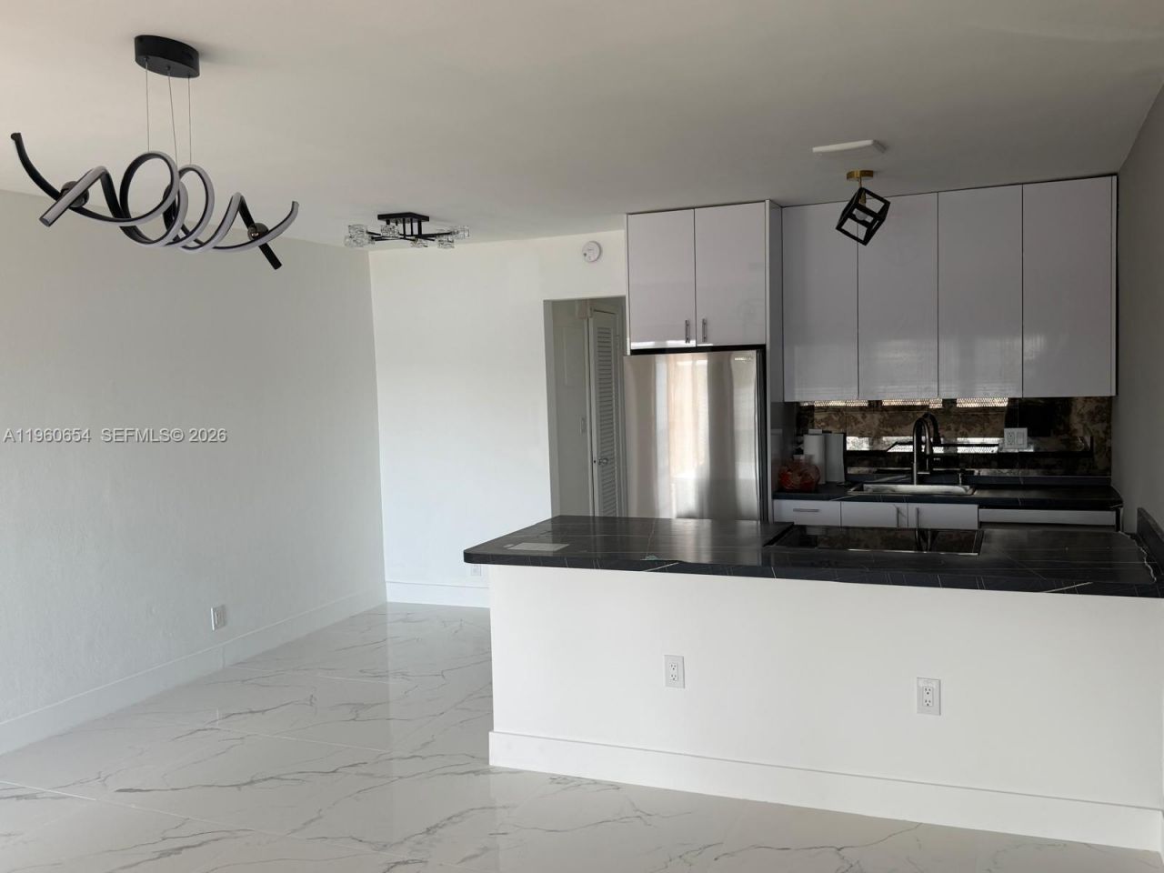 725 SW 11th Ave , Unit 17F, Hallandale Beach, FL 33009 Photo