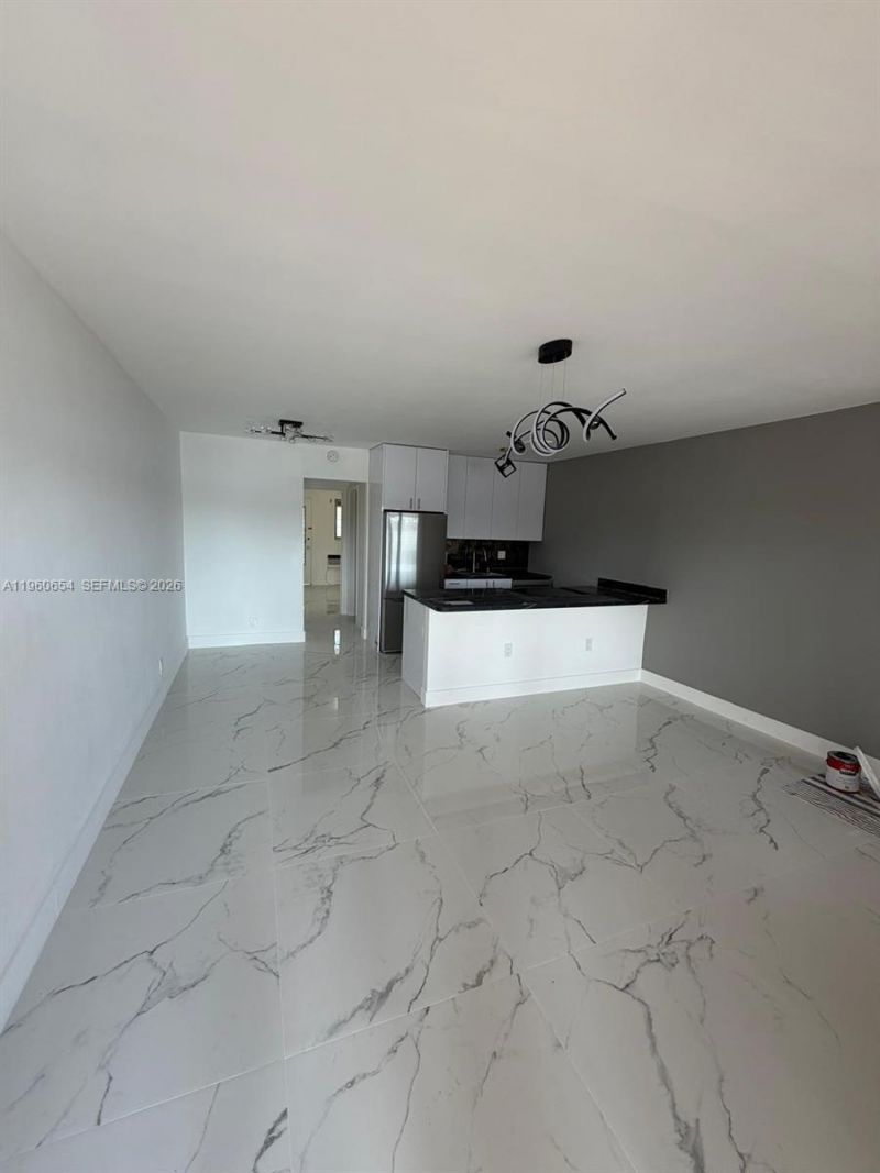 725 SW 11th Ave , Unit 17F, Hallandale Beach, FL 33009 Photo