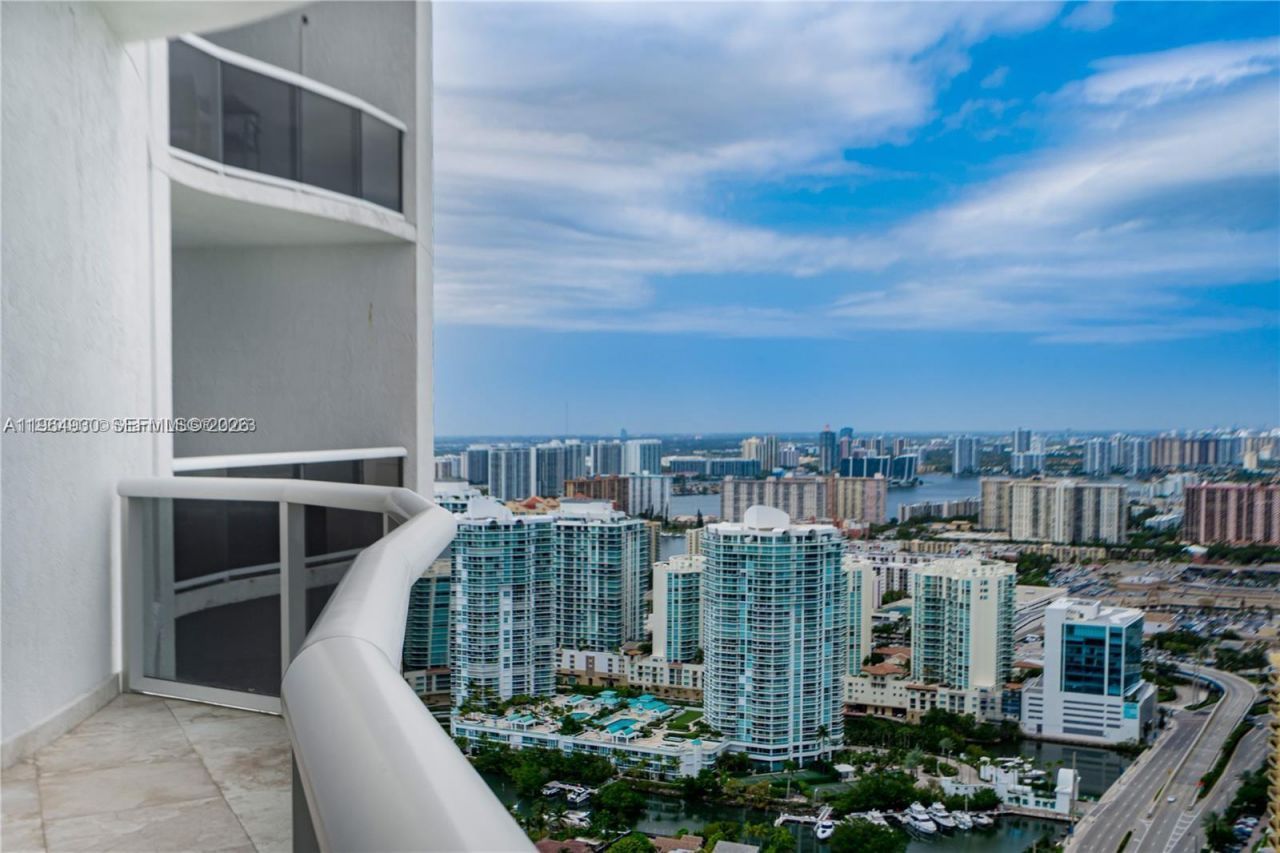 16001 Collins Ave, Unit 3803, Sunny Isles Beach, FL 33160 Photo