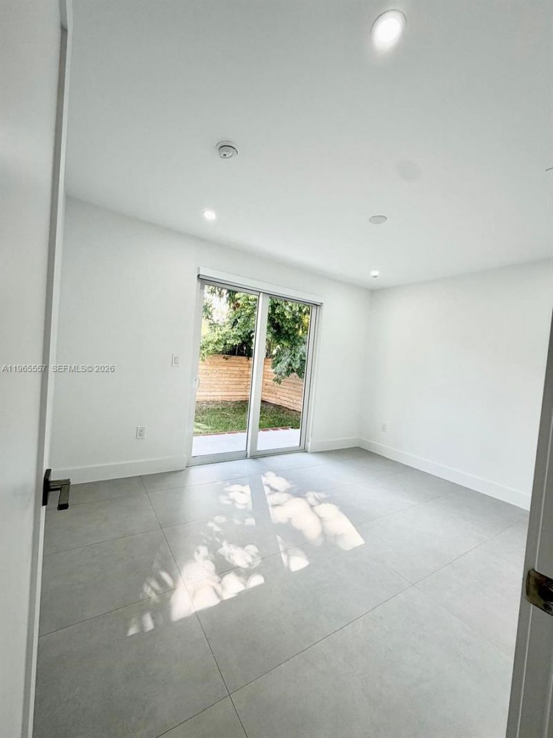 524 NE 65th St , Unit 2, Miami, FL 33138 Photo