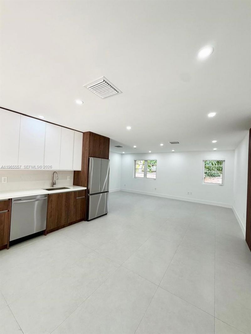 524 NE 65th St , Unit 2, Miami, FL 33138 Photo