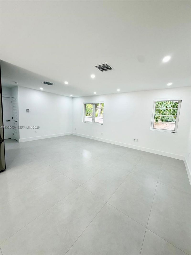 524 NE 65th St , Unit 2, Miami, FL 33138 Photo