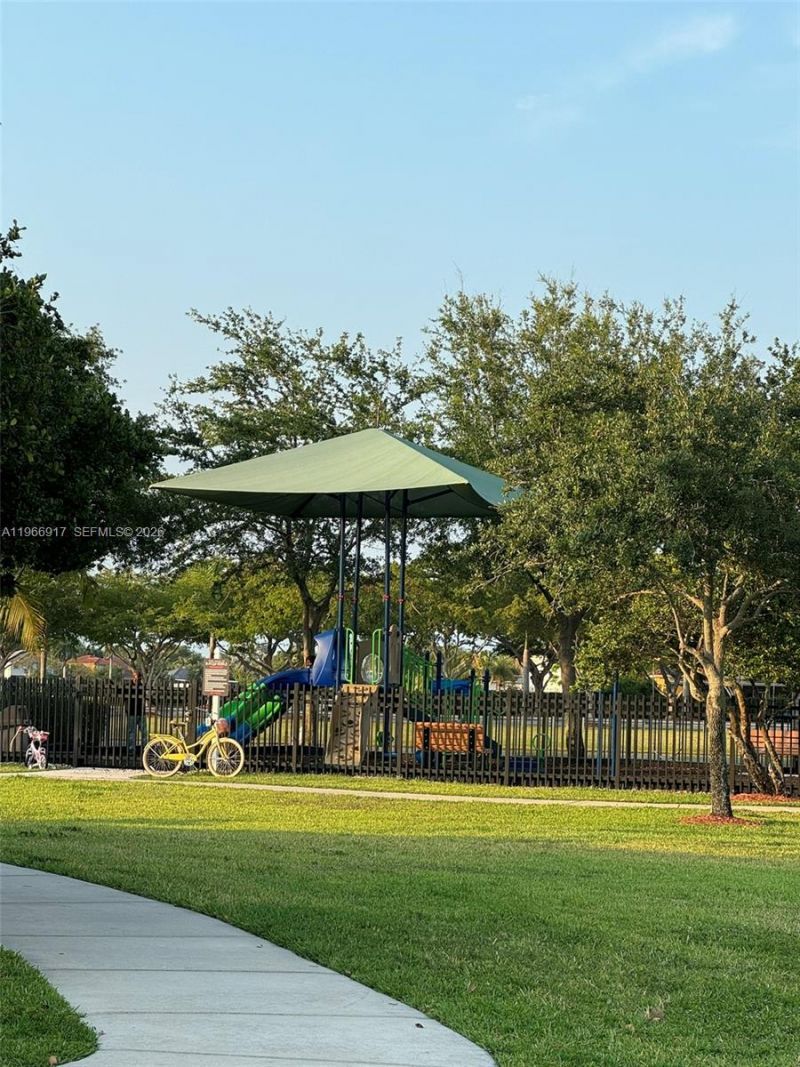 9257 SW 227th St, Unit 11, Cutler Bay, FL 33190 Photo