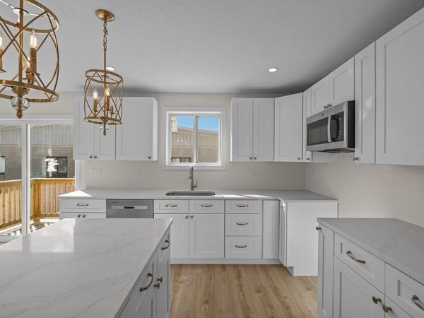 25 Lebanon St, Unit C, Fall River, MA 02723