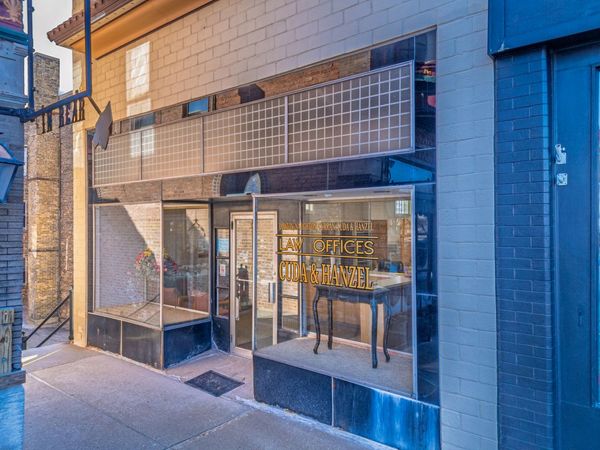 101 E Van Buren Street, Woodstock, IL 60098