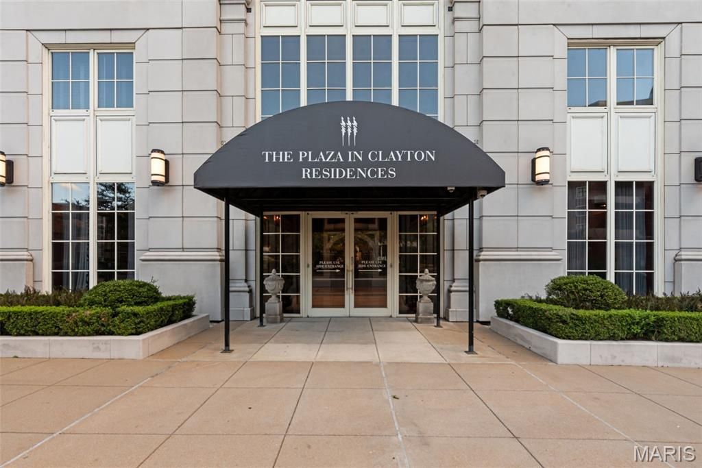 150 Carondelet Plaza, Unit 1701, Clayton, MO 63105 Main Photo