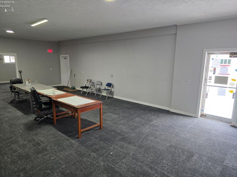 433 Oberlin Road, Elyria, OH 44035 Photo 4