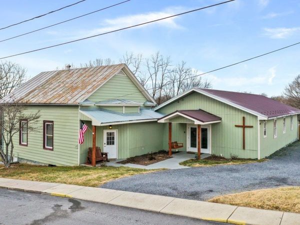 6043 BROAD ST, MOUNT JACKSON, VA 22842