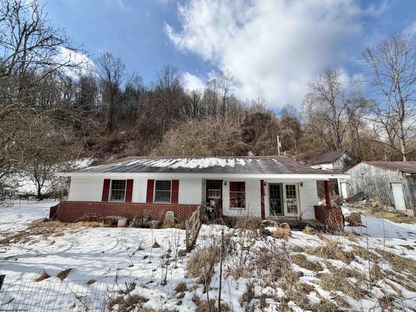 3938 Saint Clara Road, Alum Bridge, WV 26321