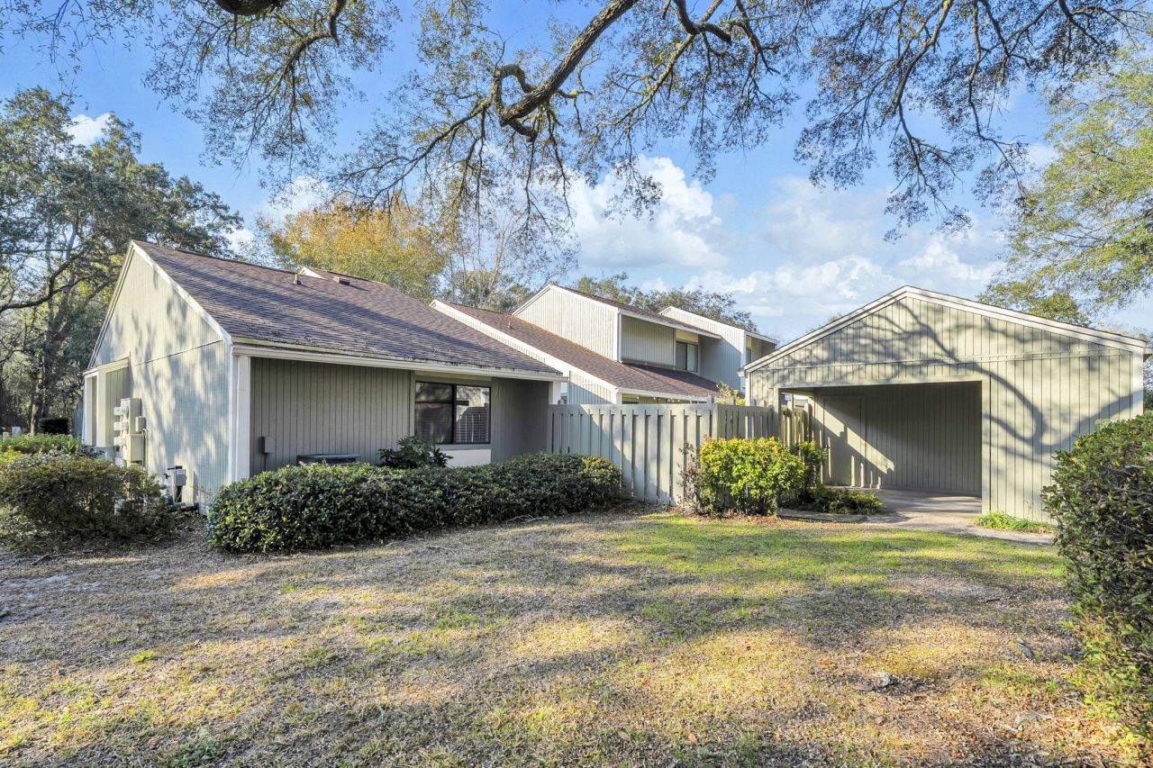 800 Bay Drive, Unit APT 05, Niceville, FL 32578 Main Photo