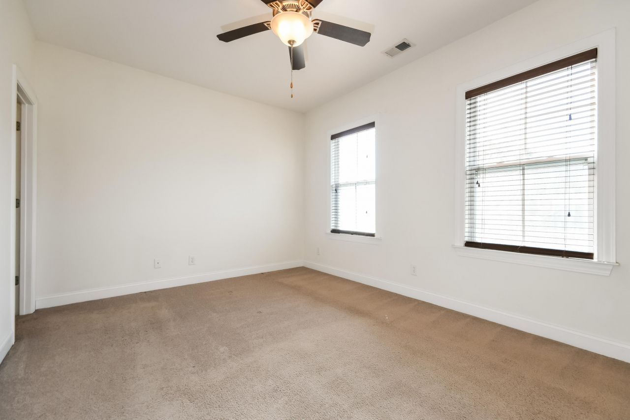 5194 Celtic Drive Photo 12