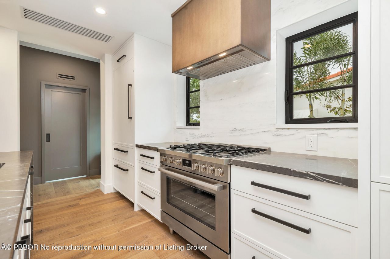 263 Alhambra Place, West Palm Beach, FL 33405 Photo