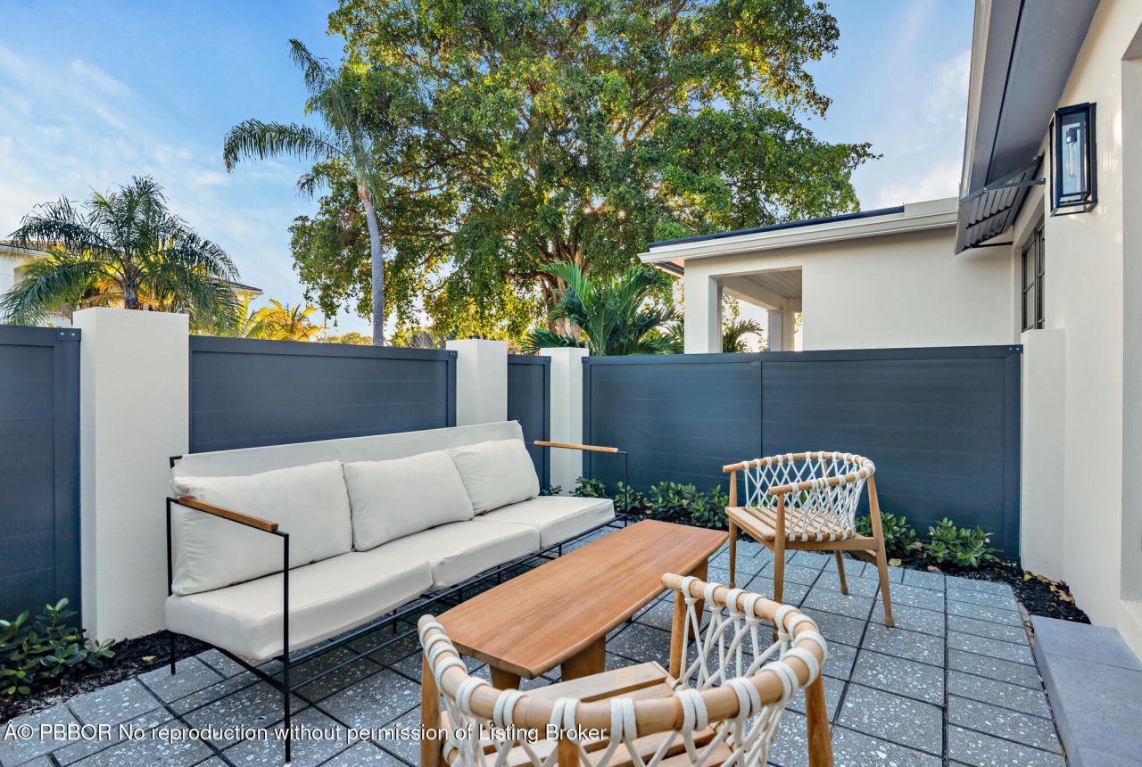 263 Alhambra Place, West Palm Beach, FL 33405 Photo