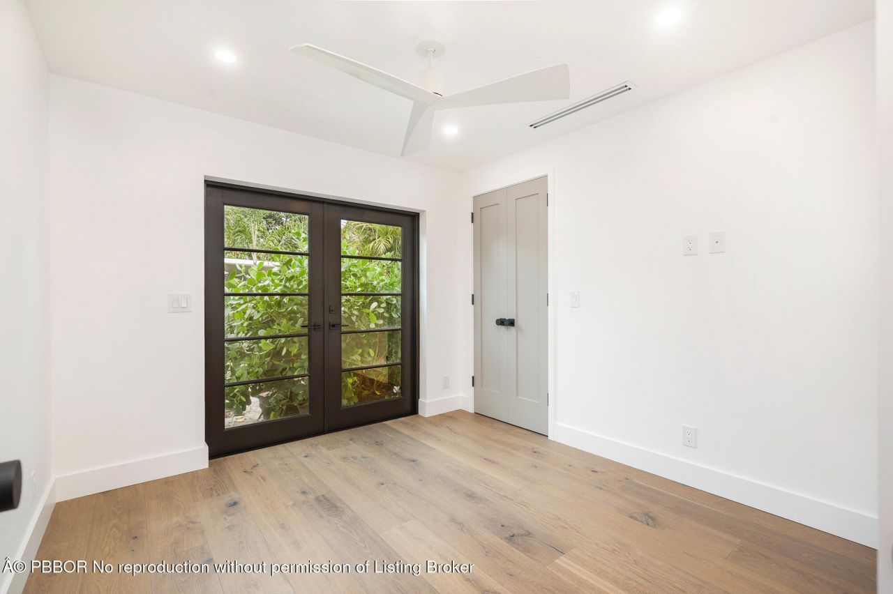 263 Alhambra Place, West Palm Beach, FL 33405 Photo