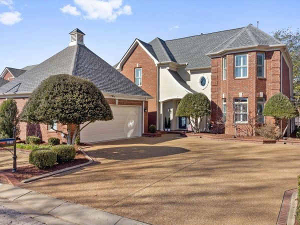 940 N WARWICK OAKS DR, Collierville, TN 38017