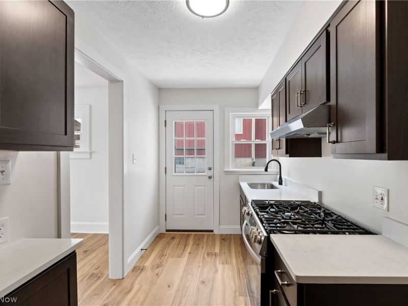 378 Cross Street, Akron, OH 44311 Photo 13