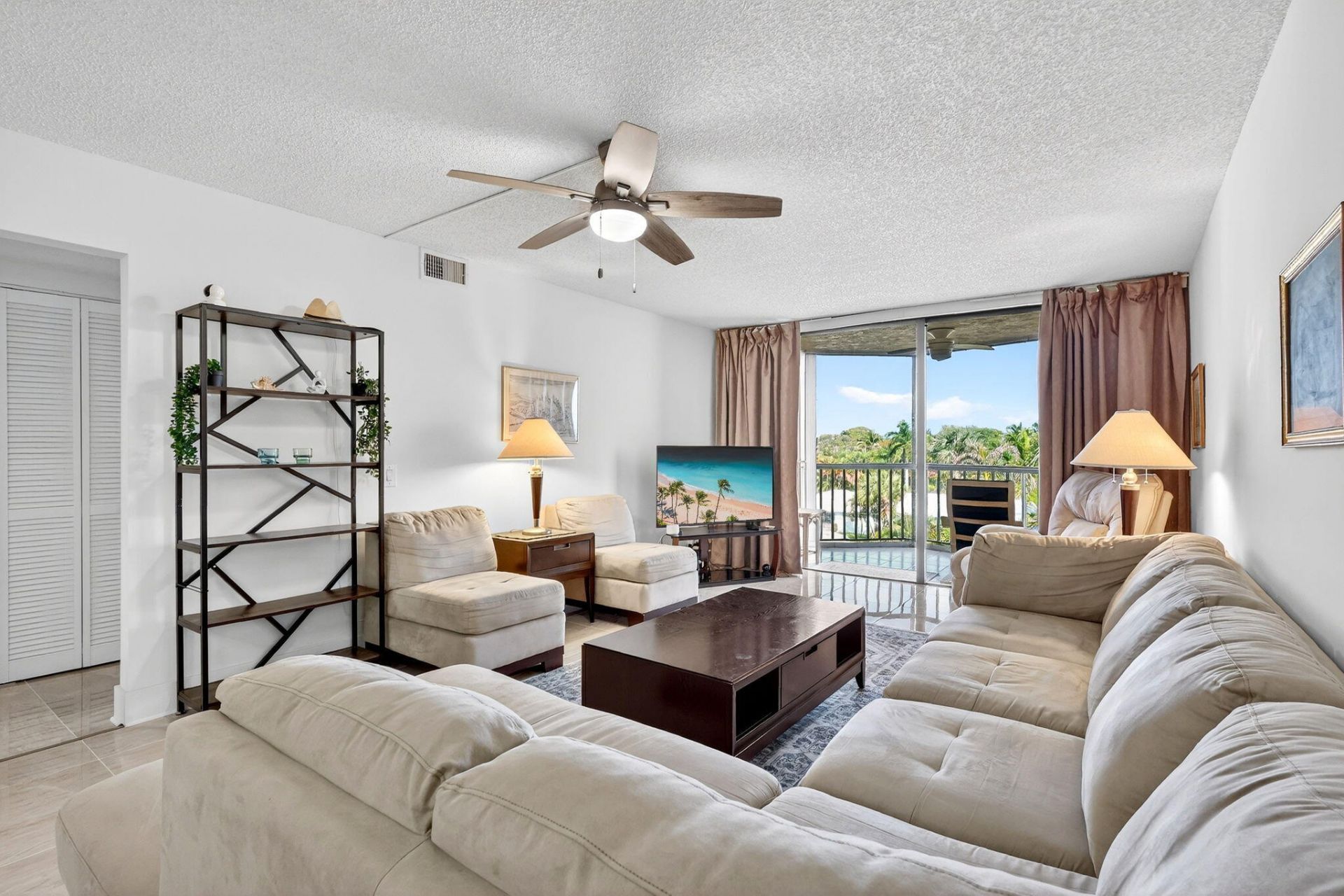 890 N Federal Highway, Unit 403, Lantana, FL 33462 Photo
