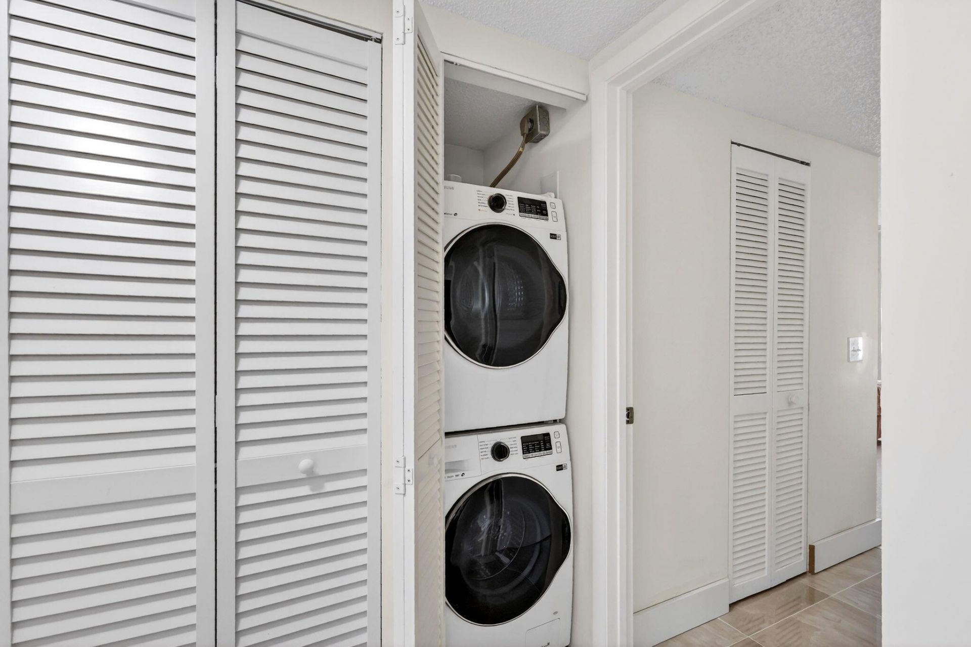 890 N Federal Highway, Unit 403, Lantana, FL 33462 Photo