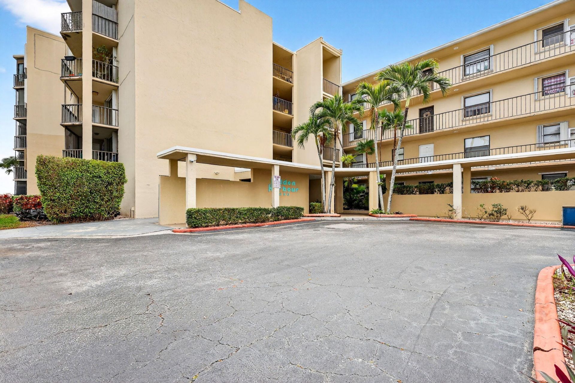 890 N Federal Highway, Unit 403, Lantana, FL 33462 Photo
