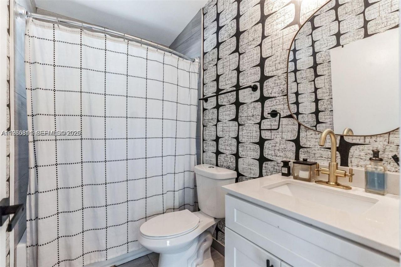 944 NW 64th St , Miami, FL 33150 Photo