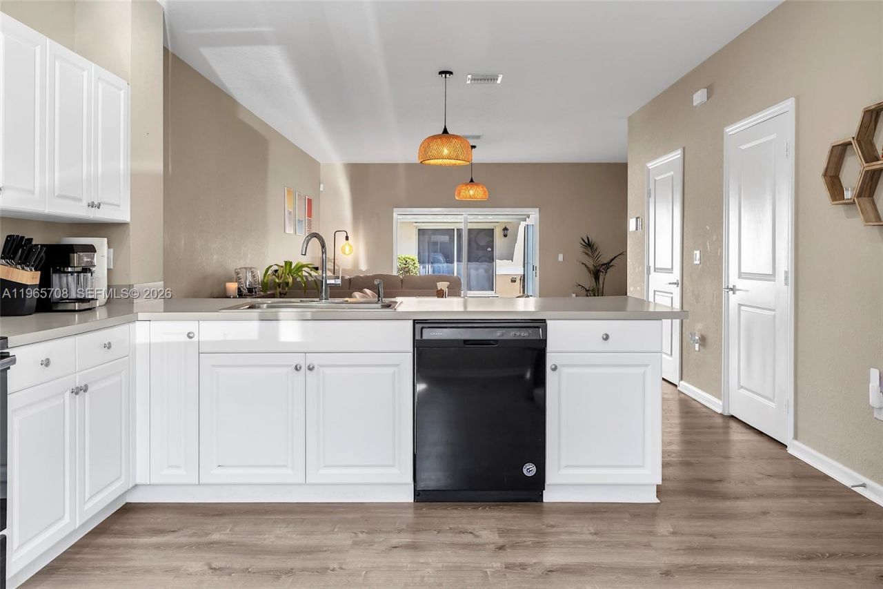 2819 NW 181st St, Miami Gardens, FL 33056 Photo