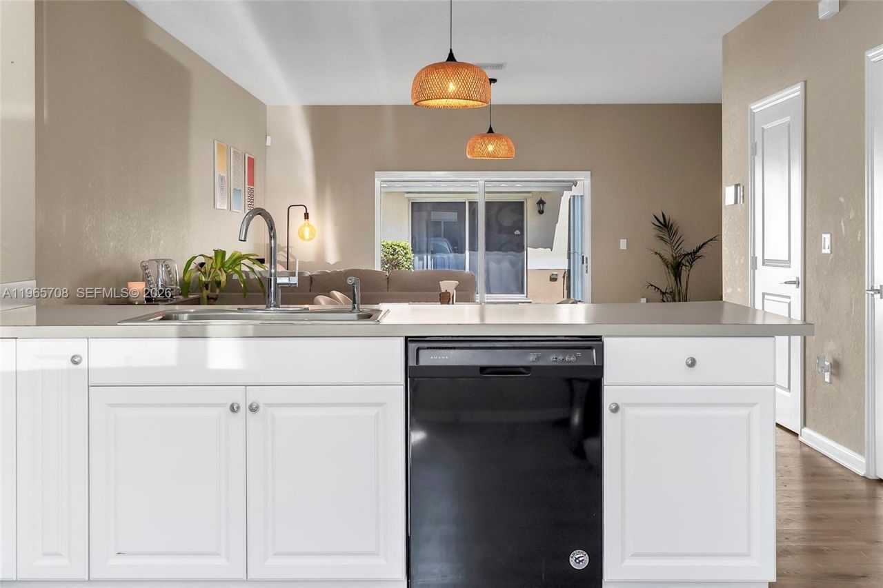 2819 NW 181st St, Miami Gardens, FL 33056 Photo