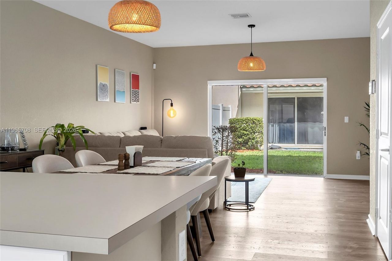 2819 NW 181st St, Miami Gardens, FL 33056 Photo