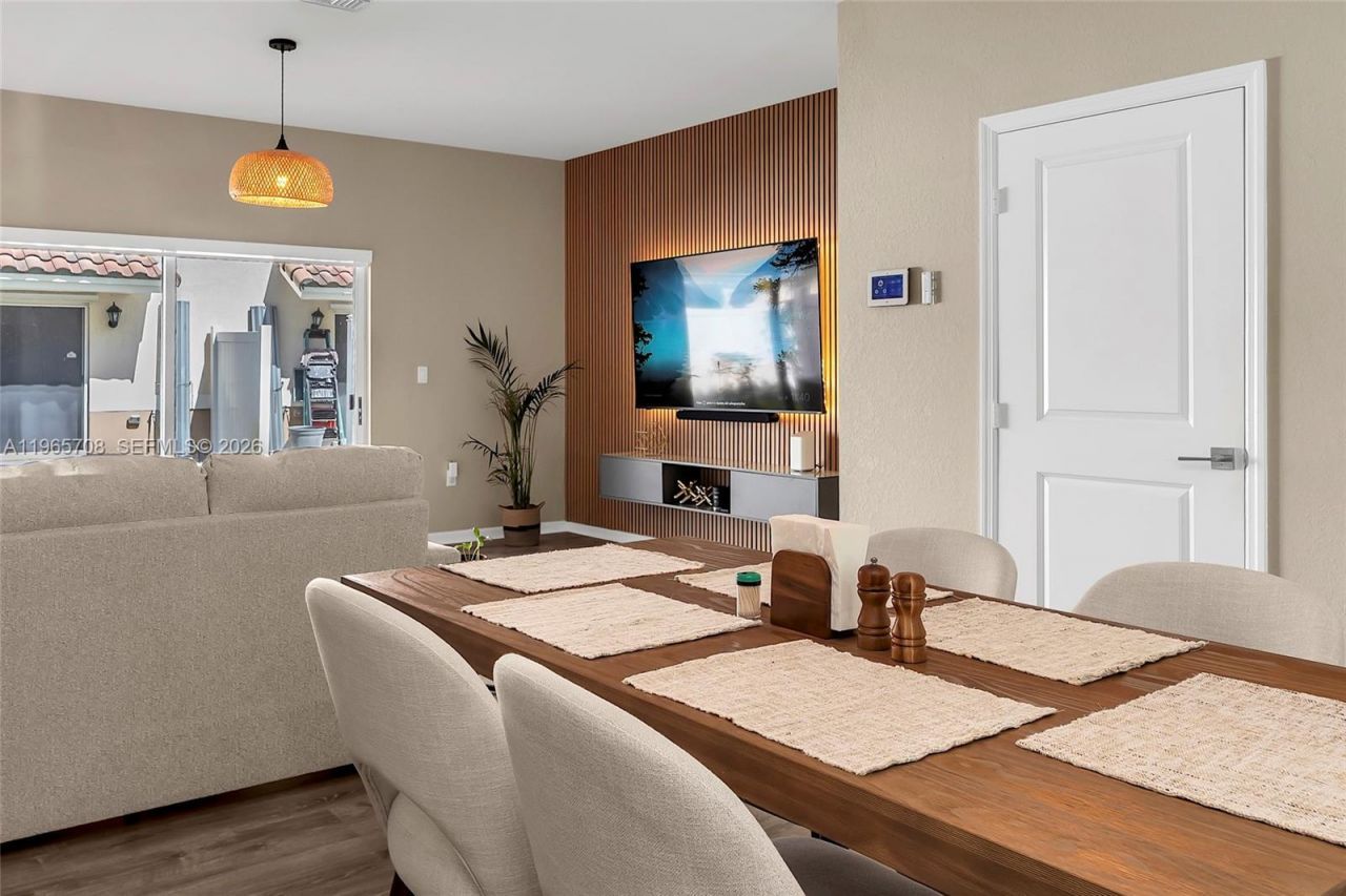 2819 NW 181st St, Miami Gardens, FL 33056 Photo