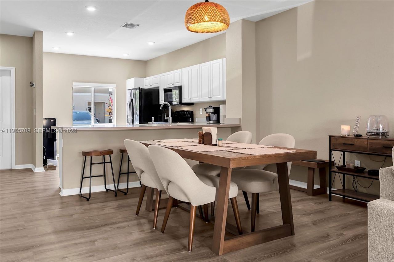 2819 NW 181st St, Miami Gardens, FL 33056 Photo