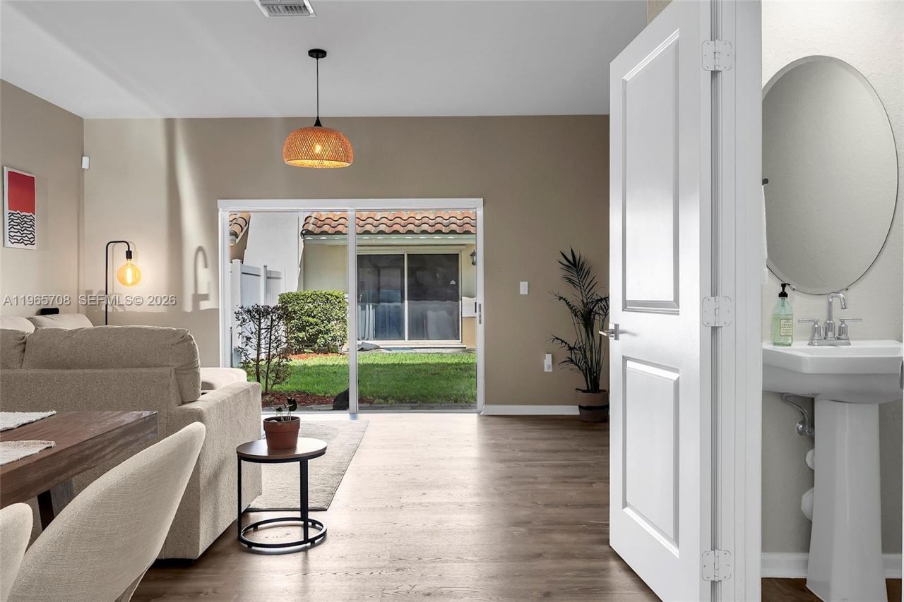 2819 NW 181st St, Miami Gardens, FL 33056 Photo