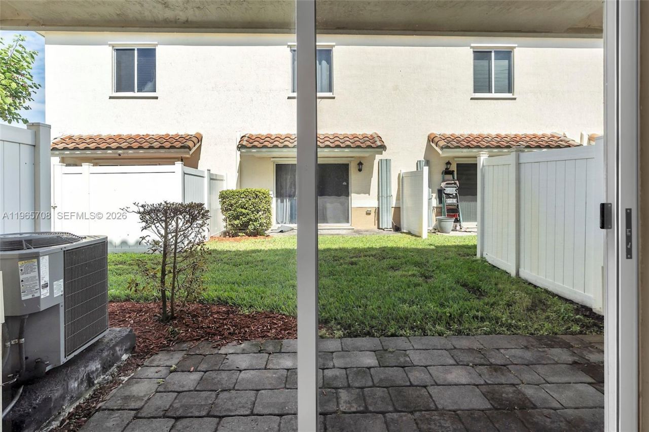 2819 NW 181st St, Miami Gardens, FL 33056 Photo